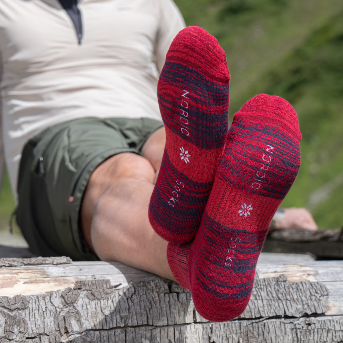 Hiking - Red Low-Cut (1 pair)